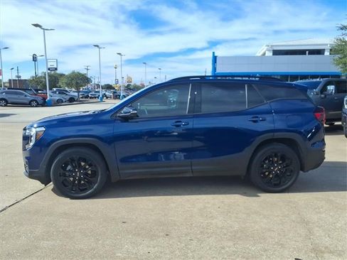 Used 2022 GMC Terrain SLT w/ Tech Package image 8