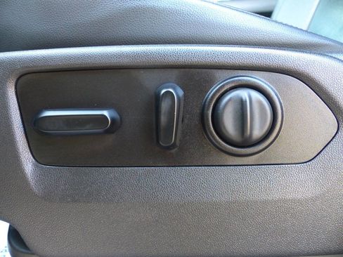 Used 2020 GMC Sierra 1500 SLT image 23