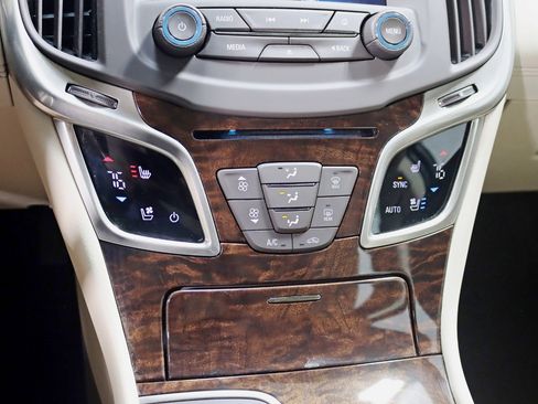 Used 2014 Buick LaCrosse Premium FWD image 19