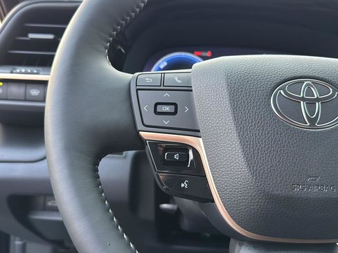 New 2026 Toyota Crown XLE image 18