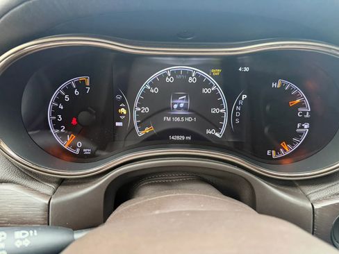 Used 2015 Jeep Grand Cherokee Summit w/ Platinum Series Group AWD/4WD image 23