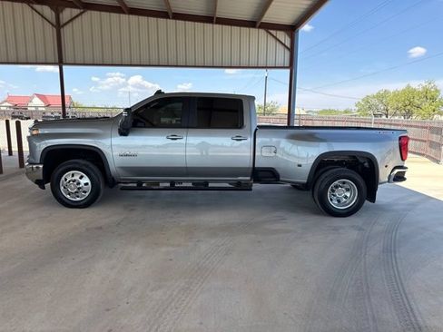 Used 2025 Chevrolet Silverado 3500 LT w/ Texas Edition AWD/4WD image 4