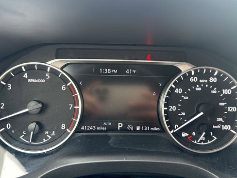 Used 2025 Nissan Rogue SV image 29