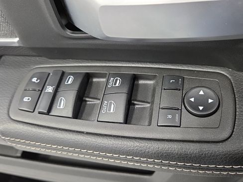 Used 2022 RAM 2500 Big Horn w/ Level C Equiment Group image 33