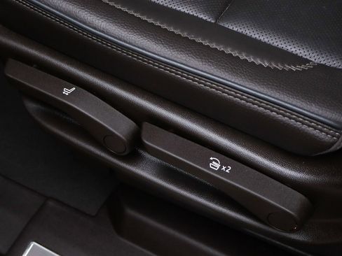 Used 2021 GMC Yukon Denali w/ LPO, Illumination Package image 43