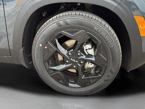New 2026 Kia Seltos EX FWD image 31