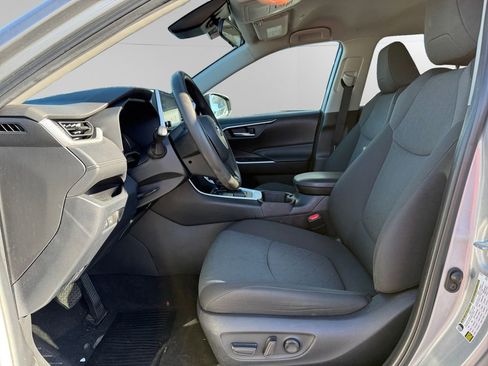 Used 2023 Toyota RAV4 XLE image 9