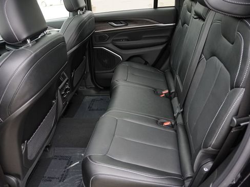 Certified 2026 Jeep Grand Cherokee Limited AWD/4WD image 17