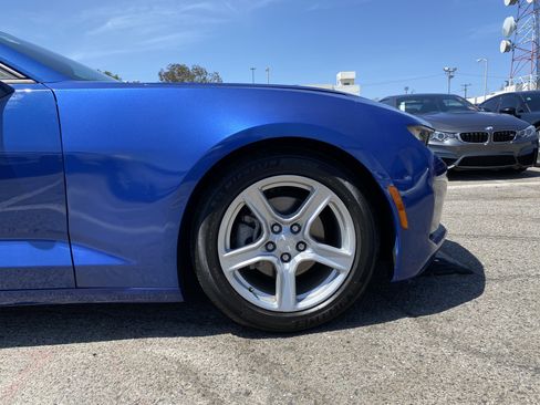 Used 2021 Chevrolet Camaro LT w/ Technology Package RWD image 24