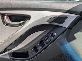 Used 2016 Hyundai Elantra SE w/ Option Group 02 video 2