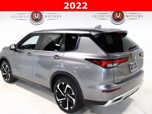 Used 2022 Mitsubishi Outlander SE image 3