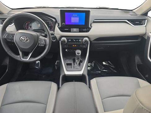 Used 2023 Toyota RAV4 XLE Premium image 9