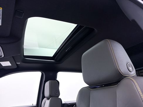 Used 2024 Chevrolet Silverado 1500 ZR2 w/ Technology Package image 5