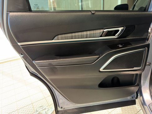 Used 2024 Kia Telluride SX w/ Towing Package image 21