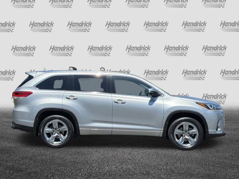 Used 2018 Toyota Highlander Limited AWD/4WD image 3