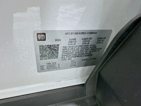 Used 2025 Chevrolet Trax LS image 12