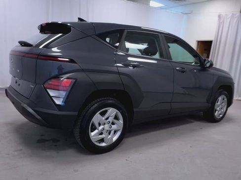 Used 2024 Hyundai Kona SE image 8