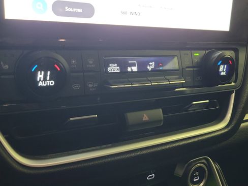 Certified 2024 Toyota Grand Highlander XLE image 29