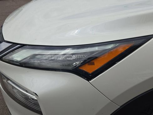 Used 2023 Nissan Rogue SV AWD/4WD image 17