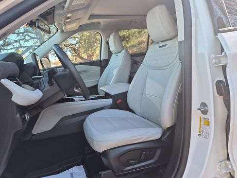 Certified 2025 Ford Explorer Platinum w/ LUX Leather Package image 11
