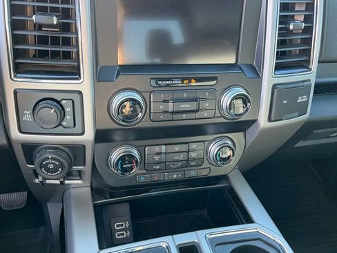 Used 2019 Ford F150 Lariat w/ Equipment Group 502A Luxury image 23