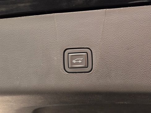 Certified 2023 Chevrolet Traverse LT image 16