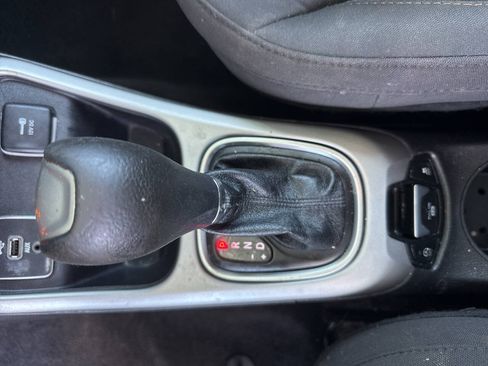 Used 2018 Jeep Compass Sport w/ Tech Group FWD image 15