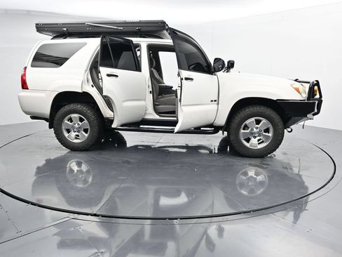 Used 2006 Toyota 4Runner SR5 AWD/4WD image 39