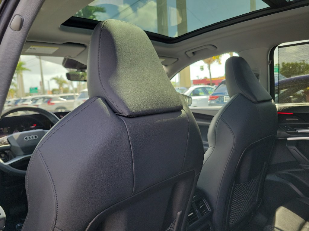 Used 2025 Audi Q5 Premium Plus w/ Premium Plus AWD/4WD image 25