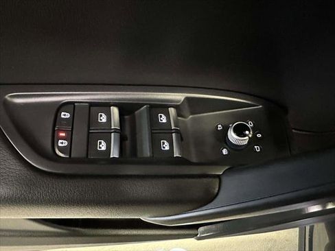 Used 2023 Audi Q5 2.0T Premium w/ Convenience Package image 16