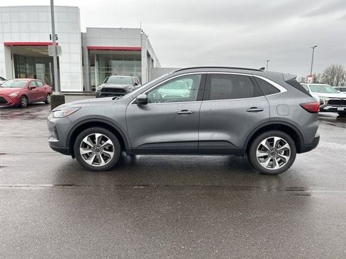 Used 2024 Ford Escape Platinum image 10