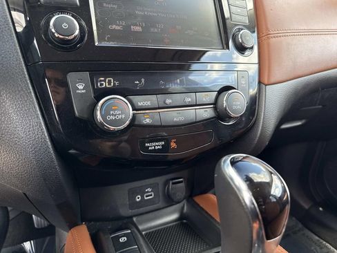Used 2018 Nissan Rogue SL w/ Premium Package FWD image 26