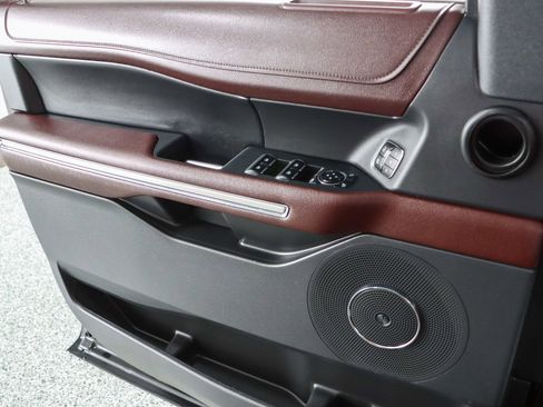 Used 2023 Ford Expedition Max Limited image 23