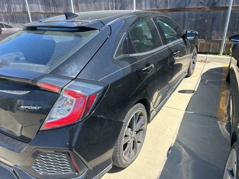 Used 2018 Honda Civic Sport image 7