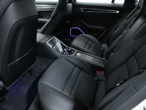 Certified 2023 Porsche Panamera Platinum Edition image 27