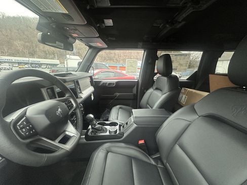 New 2025 Ford Bronco Outer Banks image 7