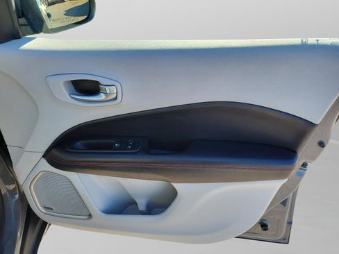 Used 2021 Jeep Compass Limited w/ Sun and Sound Group image 29