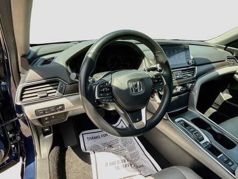 Used 2020 Honda Accord Touring image 12