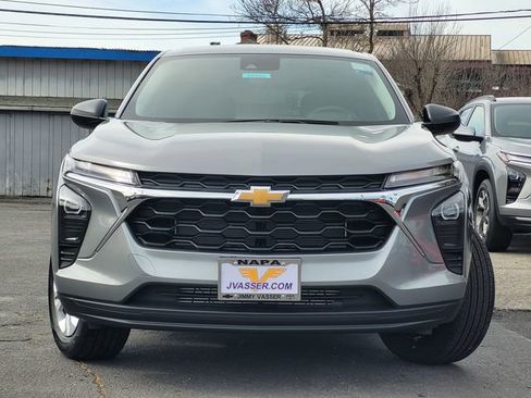 New 2026 Chevrolet Trax LS FWD image 2