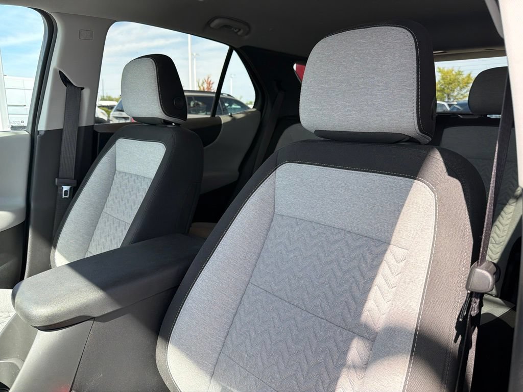 Used 2023 Chevrolet Equinox LT w/ Driver Convenience Package AWD/4WD image 13