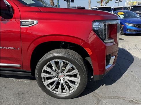 Used 2021 GMC Yukon Denali w/ Denali Premium Package AWD/4WD image 7