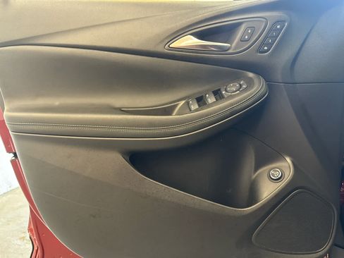 Used 2023 Buick Encore GX Essence w/ Experience Buick Package image 18