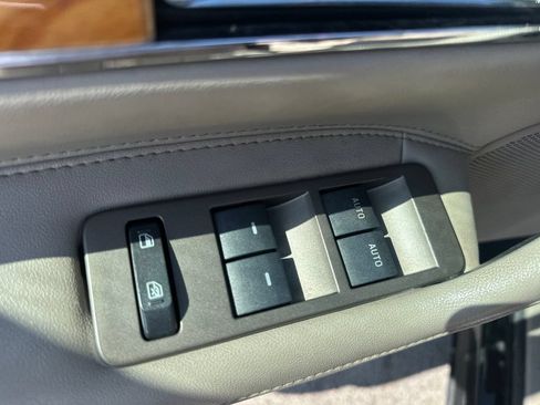 Used 2013 Lincoln MKX FWD w/ Wood Pkg image 13