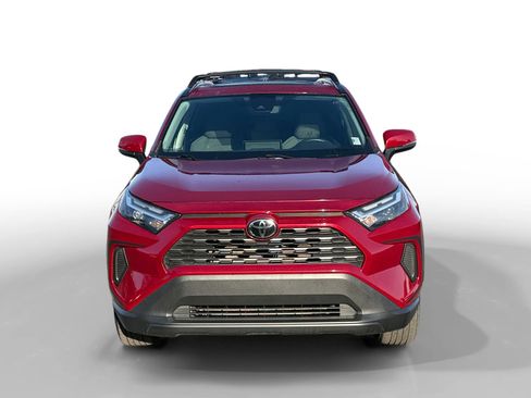 Used 2022 Toyota RAV4 XLE image 8