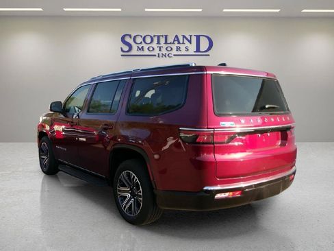 Used 2025 Jeep Wagoneer 4WD image 8