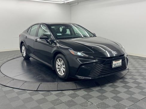 Used 2026 Toyota Camry LE w/ Convenience Package FWD image 4