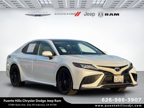 Used 2022 Toyota Camry XSE image 1