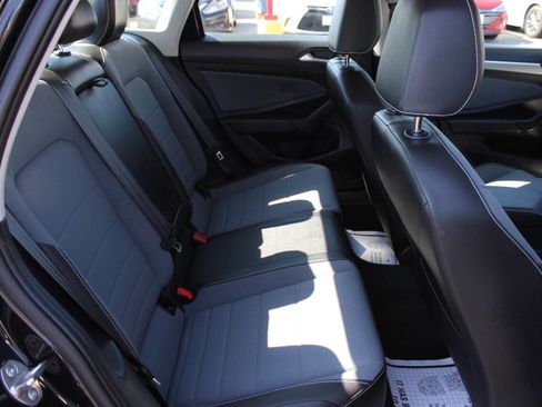 Used 2025 Volkswagen Jetta SE image 11