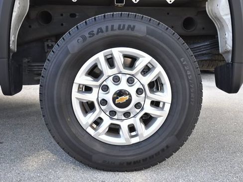 Used 2025 Chevrolet Silverado 2500 LT w/ Convenience Package AWD/4WD image 32