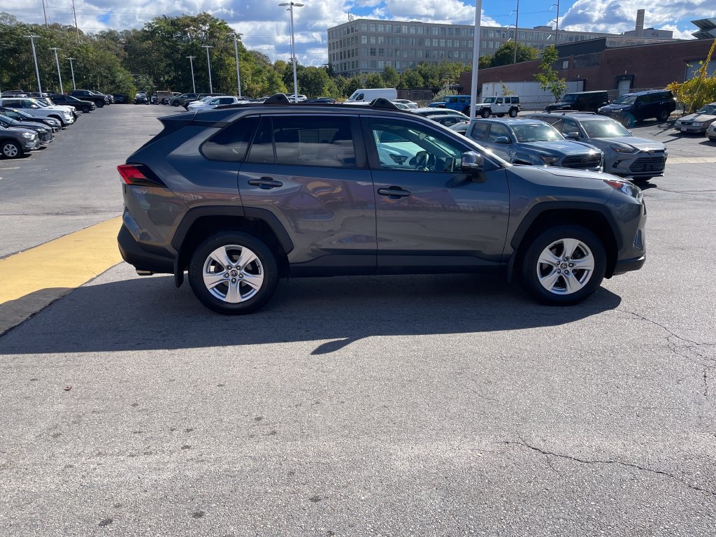 Used 2020 Toyota RAV4 XLE w/ Convenience Package AWD/4WD image 6